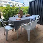 Terrasse 3 Entre Et Port De Plaisance *