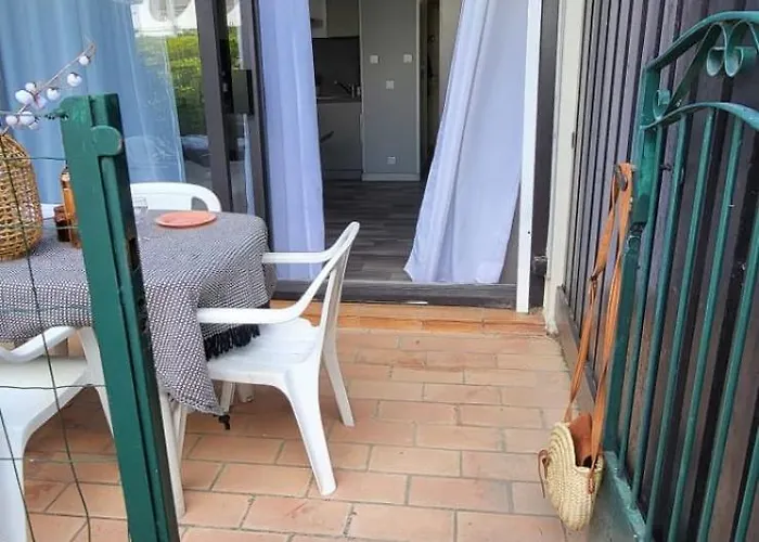 Terrasse 3 Entre Et Port De Plaisance