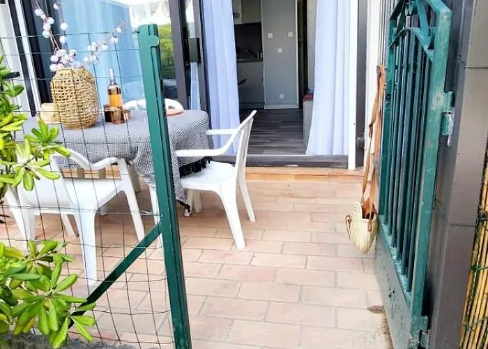 Terrasse 3 Entre Et Port De Plaisance